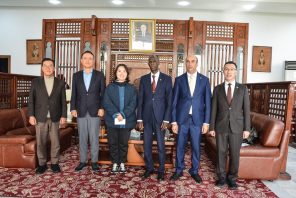 صورة في إطار تعزيز علاقات التعاون الثنائي..وفد برلماني من جمهورية كوريا يحل بالجزائر