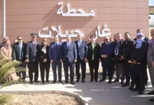 صورة وفد وزاري يعاين جاهزية الخط المنجمي الغربي بشار–تندوف–غارا جبيلات قبيل دخوله حيّز الاستغلال