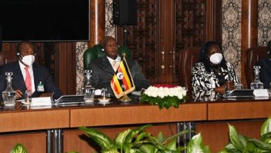 صورة الرئيس موسيفيني: الجزائر تعتبر “شريكا موثوقا” بالنسبة لأوغندا