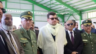 صورة الوزير ياسين المهدي وليد يضع حجر الأساس لصومعة استراتيجية لتخزين الحبوب بالمنيعة