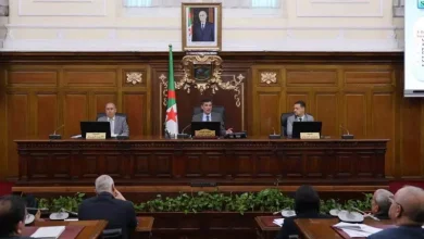 صورة والي الجزائر يتابع مشاريع التنمية المحلية ويؤكد على تسريع وتيرة الإنجاز