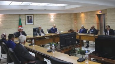 صورة فايد يشرف على تنصيب الرئيس الجديد لخلية معالجة الإستعلام المالي