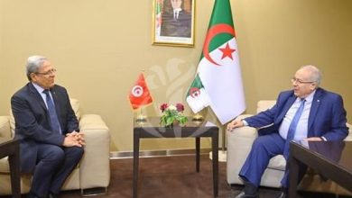 صورة رمطان لعمامرة يستقبل وزير الخارجية التونسي