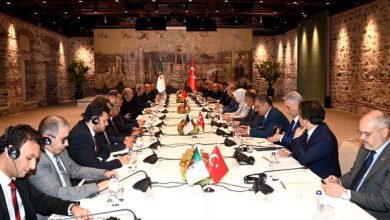صورة محادثات ثنائية بإسطنبول بين أعضاء الوفد الوزاري الجزائري ونظرائهم الأتراك