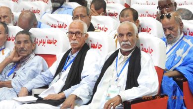 صورة مشاركون في أشغال الجامعة الصيفية لإطارات البوليساريو : المحتل المغربي يحاول تصفية القضية الصحراوية بمقترح “الحكم الذاتي”