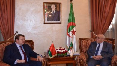 صورة شرفة يبحث مع وزير خارجية جمهورية بيلاروسيا سبل تعزيز التعاون والشراكة