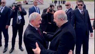 صورة رئيس الجمهورية يستقبل نظيره العراقي بمطار هواري بومدين الدولي