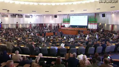 صورة جلسة برلمانية حاسمة لمناقشة التعديل التقني للدستور وتعزيز الانسجام القانوني
