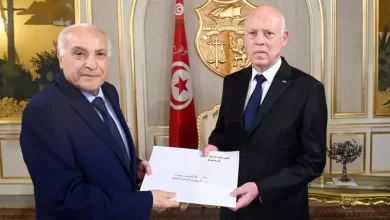 صورة عطاف يسلم رسالة خطية من رئيس الجمهورية إلى نظيره التونسي