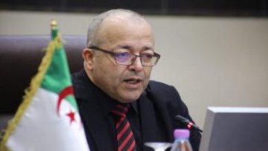 صورة وزير الاتصال يتحادث بأبوجا مع نظيره النايجيري