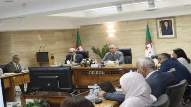 صورة اجتماع تنسيقي حول مشروع اقتناء طوابع المخالصة عبر الانترنت