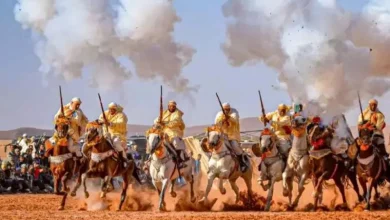 صورة مهرجان برج بن عزوز للفروسية والبارود.. لوحات تراثية تبهر الجمهور في أجواء عيدية