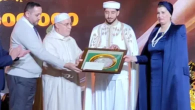 صورة تتويج الفائزين في الطبعة الـ15 من برنامج “تاج القرآن الكريم”