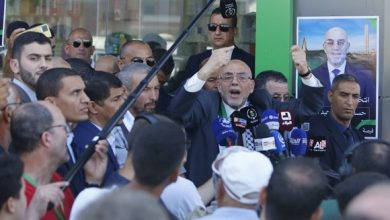 صورة حساني شريف يتعهد بتوفير كل الظروف لتشجيع الشباب على الاستثمار في القطاع الفلاحي