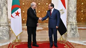 صورة الرئيس تبون يدعو نظيره المصري للمشاركة في القمة العربية بالجزائر