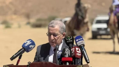 صورة ديدوش يدعو المتعاملين المحليين للمساهمة في إنجاح موسم السياحة الصحراوية 2025/2024