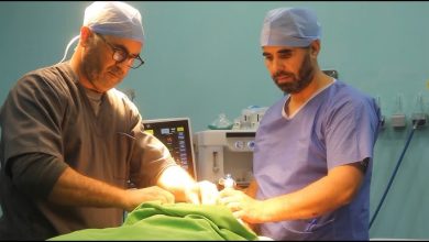 صورة تيسمسيلت..طبيبان من خارج الولاية يجريان أزيد من 100 عملية جراحية