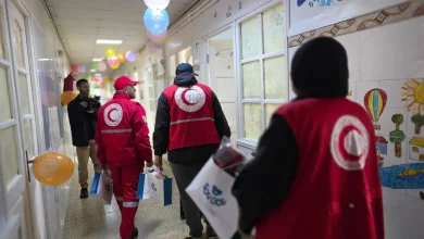 صورة الهلال الأحمر الجزائري يعايد أطفال مرضى السرطان بمستشفى مصطفى باشا