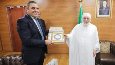 صورة عميد جامع الجزائر يستقبل سفير مصر ويبحثان سبل تعزيز التعاون العلمي والثقافي