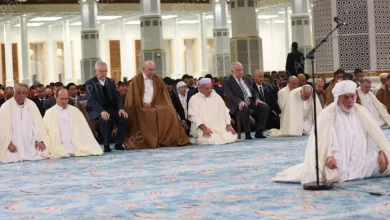صورة رئيس الجمهورية عبد المجيد تبون يؤدي صلاة عيد الفطر بجامع الجزائر في أجواء روحانية