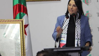 صورة زرواطي من غليزان تدعو إلى تعزيز الوحدة الوطنية