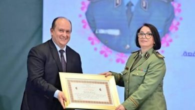 صورة ممثلا لرئيس الجمهورية: الوزير الأول يشرف على تكريم عدد من النساء المتميزات