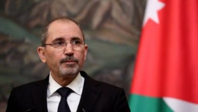 صورة وزير الخارجية الأردني في زيارة إلى الجزائر