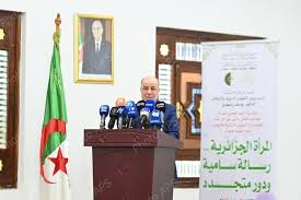 صورة بلمهدي يشرف على ندوة علمية..إبراز إسهامات المرأة في بناء الوطن