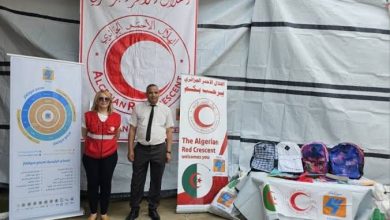 صورة الهلال الأحمر الجزائري:توزيع 60 ألف محفظة مدرسية لصالح عائلات معوزة