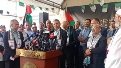 صورة وقفة تضامنية بالجزائر العاصمة مع الشعب الفلسطيني رفضا للعدوان الصهيوني المتواصل على غزة