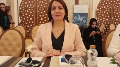 صورة منتدى النساء البرلمانيات :  النائب فريدة إليمي تترأس جلسة حول تأثير الذكاء الاصطناعي على الديمقراطية