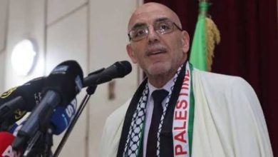 صورة حساني شريف : الوحدة الوطنية صمام أمان لصون الجزائر من جميع المناورات