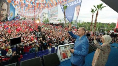 صورة أردوغان وقليجدار أوغلو يستعرضان قوتهما في إسطنبول