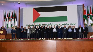 صورة وزير الخارجية القطري: قطر ترحب بتوقيع الفصائل الفلسطينية على إعلان الجزائر للم الشمل