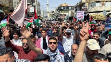 صورة يمثلون جنسيات مختلفة..إسرائيل رحلت 131 من ناشطي أسطول غزة إلى الأردن