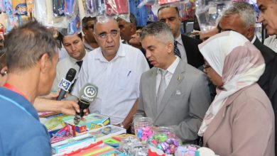 صورة معسكر.. إقبال كبير على معرض المستلزمات المدرسية