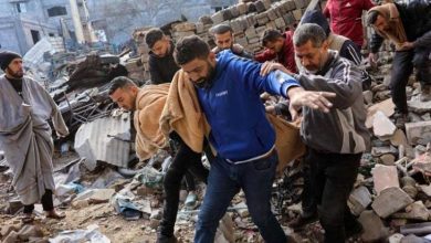 صورة فقدان 14 آخرين..استشهاد 30 فلسطينيا في قصف إسرائيلي