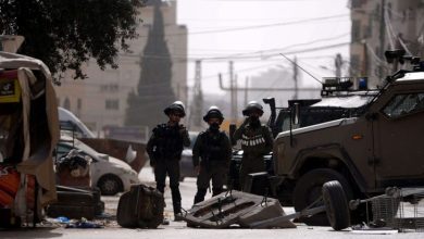 صورة  الاحتلال يقتحم بلدة حزما..اعتقال 20 فلسطينيا شرقي القدس