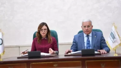 صورة بوغالي ومسراتي يوقعان على اتفاقية تعاون 