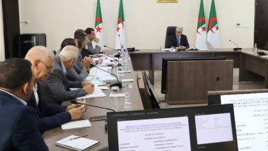 صورة اجتماع بوزارة الأشغال العمومية لمناقشة مشاريع القطاع بولاية الجلفة تحسبا لزيارة ميدانية للوزير جلاوي