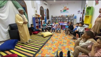 صورة ليالي رمضان ببسكرة : الحكواتي شخصية من الماضي تعود لتروي قصصا مشوقة