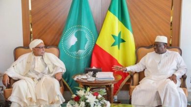 صورة الرئيس السنغالي  يستقبل الخليفة العام للطريقة التيجانية