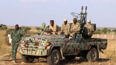 صورة السودان : مقتل 100 شخص بغارة جوية على سوق شمال دارفور