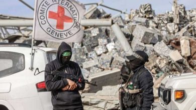 صورة بعد توقف استمر عدة أسابيع..”القسام” تستأنف البحث عن رفات الأسير الإسرائيلي الأخير