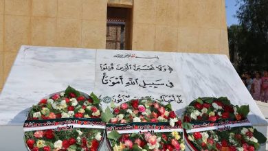 صورة تشييع جثمان المجاهد محمد لحواص “عيسى” إلى مثواه الأخير في وهران: أحد رموز الكفاح الوطني يلتحق برفاقه