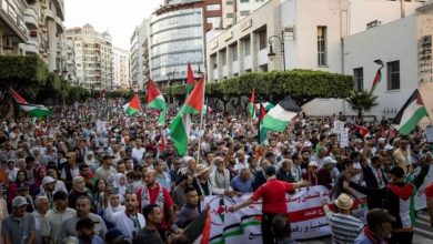 صورة المغرب : مغاربة يحتجون أمام البرلمان ضد التطبيع