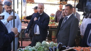 صورة وهران: الوالي يزور السوق الجواري ببلدية عين الترك
