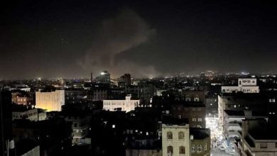 صورة اليمن : استشهاد شخص وإصابة أربعة آخرين في غارات أمريكية جديدة