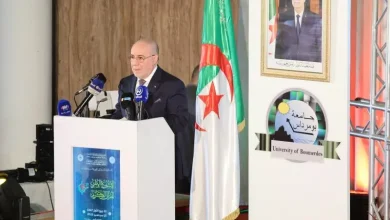 صورة وزير الشؤون الدينية يعطي إشارة انطلاق الطبعة 27 للأسبوع الوطني للقرآن الكريم