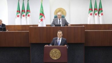 صورة فيصل بن طالب:تخفيض سن التقاعد عرفان لدور عمال التربية في إعداد الأجيال